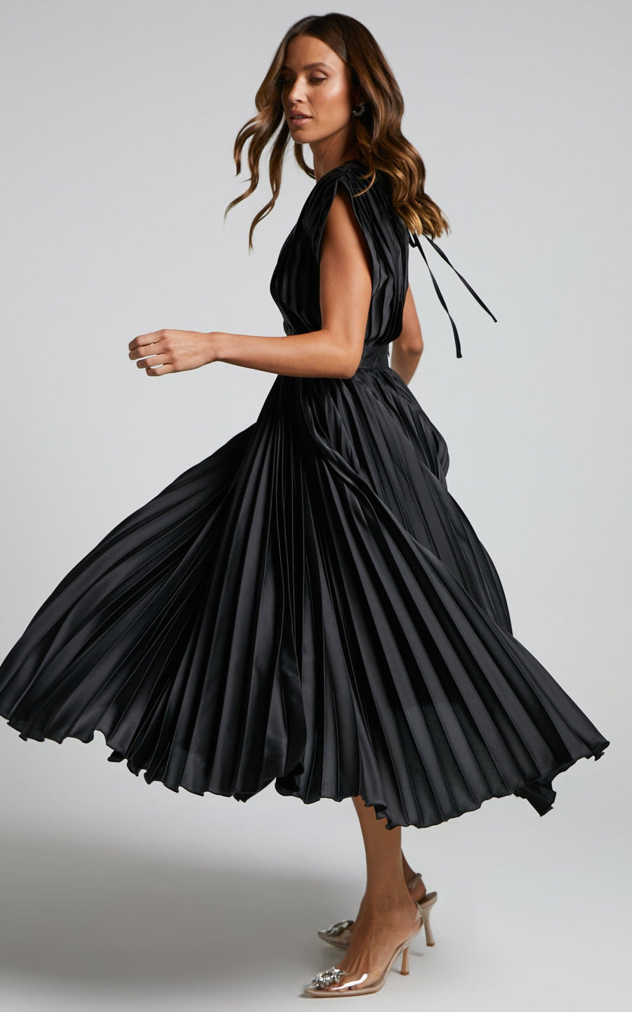 Smellmail™-Timeless Elegance: Draped V-Neck Pleated Skirt Dress