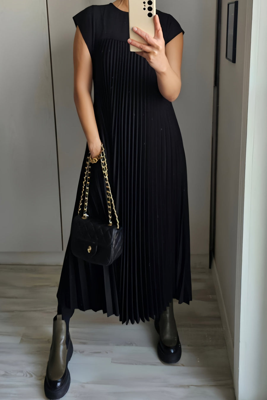 Smellmail™-Crew Neck Cap Sleeve Pleated Dress